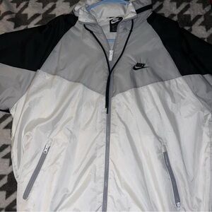 Nike Men's Black, Gray, and White Windbreaker